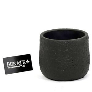 טבעי שחור גדול