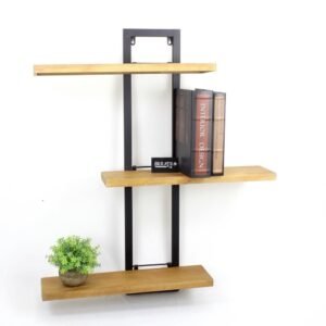 שלישית מדפי עץ